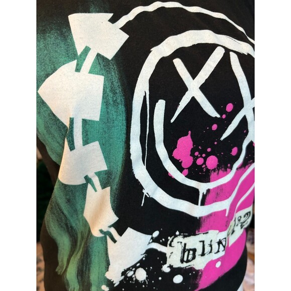 Blink 182 Graphic T Shirt Size Medium, unisex, pre-loved condition. - Picture 6 of 9